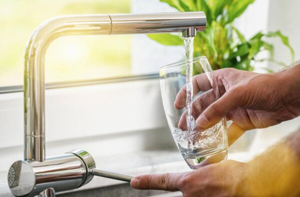 Temiz Suya Giden Yol: Neden Su Arıtma Sistemleri Şart?